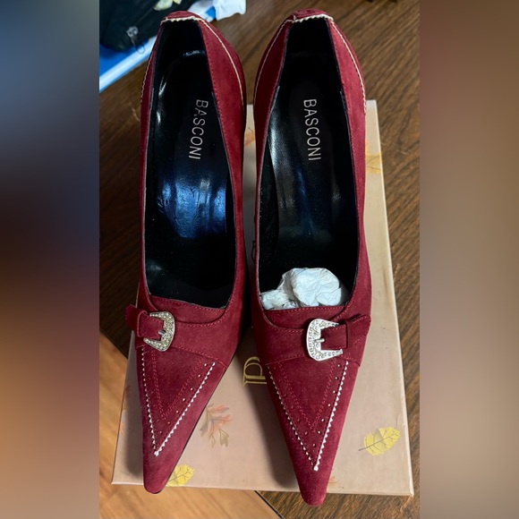 Basconi Women's Imported Italian Leather Heels - Picture 1 of 9